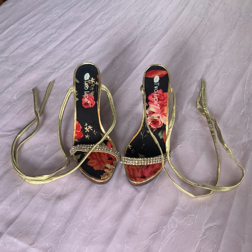 Two Lips heels Size:9
